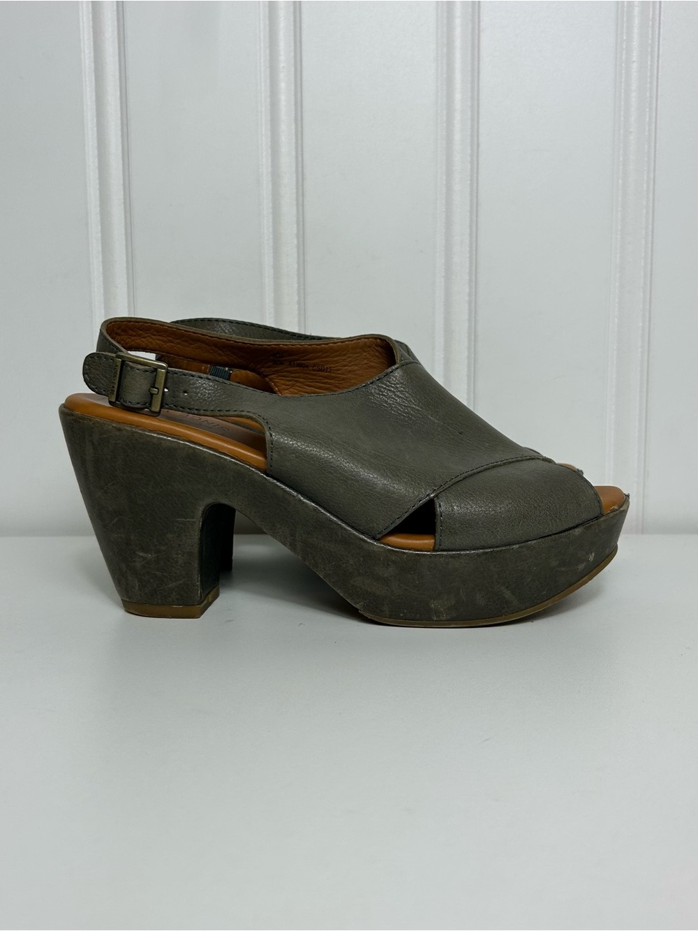 Kork-Ease Ava grey leather peep toe sling back wedge sandals women’s 8